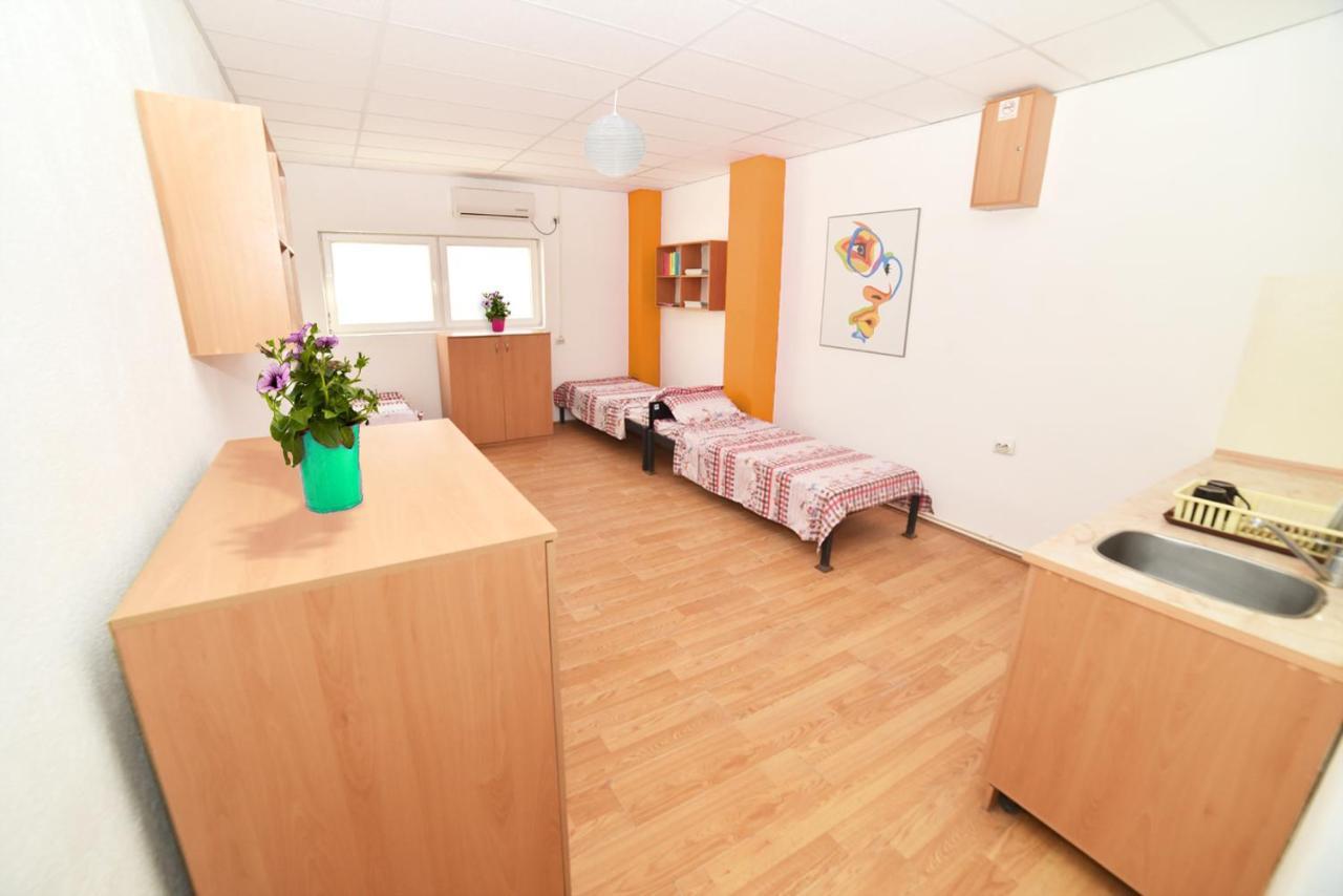 Hiljadnikov Apartments Stip Bagian luar foto